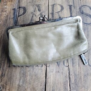 HOBO Vintage‎ Olive Green Distressed Leather Zip Around Kiss Lock Clutch|Wallet